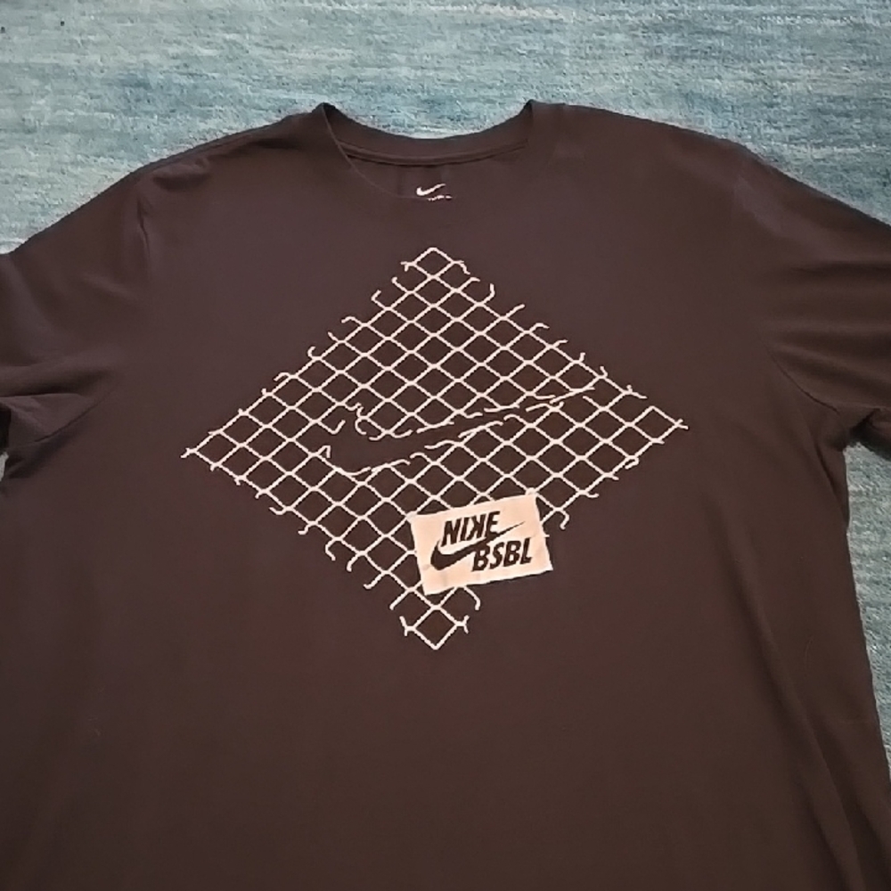 Nike Men's Black NWOT Graphic Tee